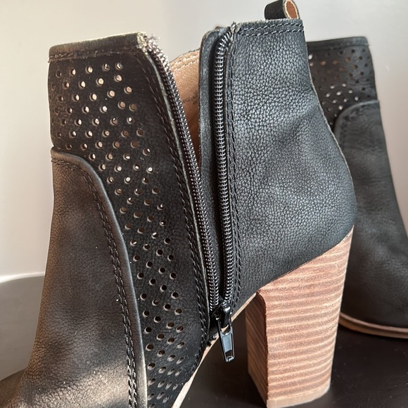 Lucky Brand Lakmeh Leather Peep Toe Heeled Booties - Picture 8 of 12